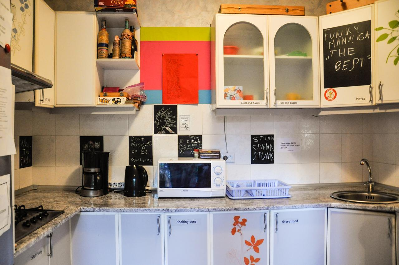 Funky Mamaliga Hostel Chisinau Ngoại thất bức ảnh